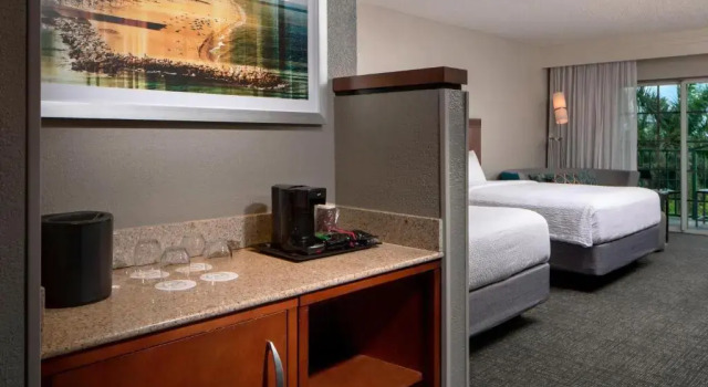 Четырёхместный номер Standard Courtyard by Marriott Fort Lauderdale Airport & Cruise Port