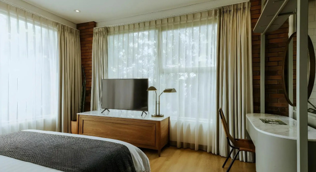 The House Tour Hotel with The Potting Shed, Rezervasyon Otel Bandung Kidul Bandung