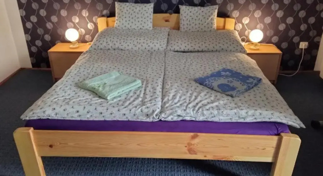 Holiday Apartmanhaz, Book Hotel Hoteller i Western Transdanubia med parkering, Parkering