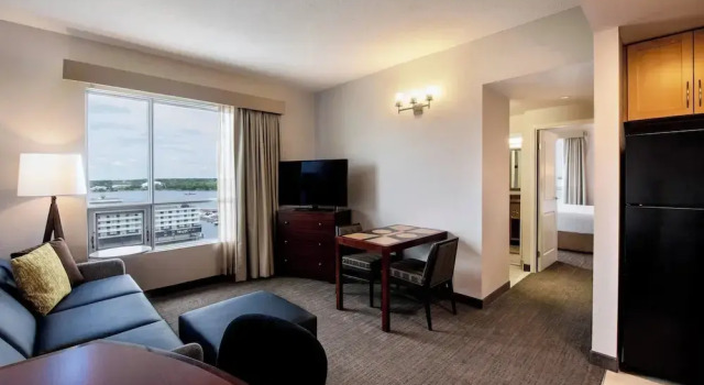 Люкс c 1 комнатой с видом на город Residence Inn by Marriott Kingston Waters Edge