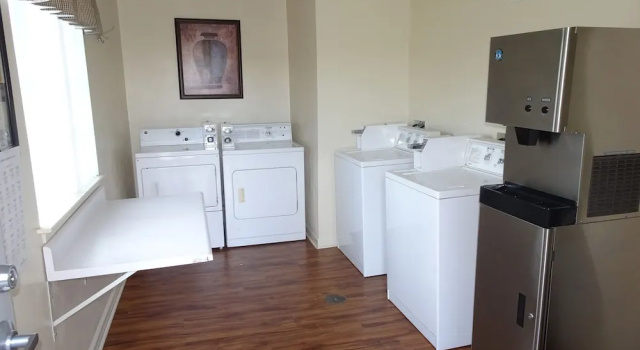 Люкс c 1 комнатой Affordable Corporate Suites - Florist Road