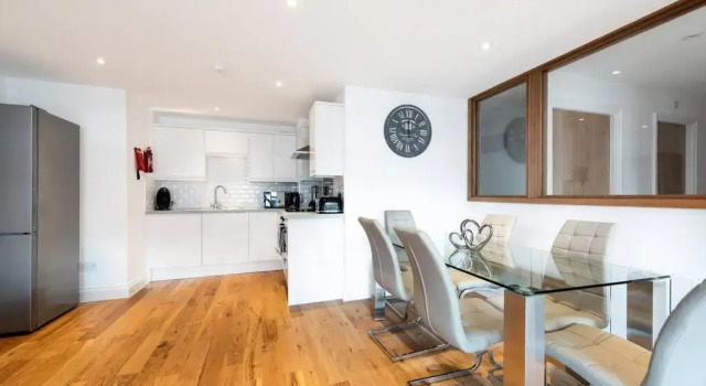 Large Apartment close to London BR1 II