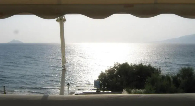 Студия seafront Crysalis Studios