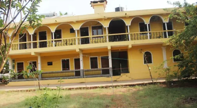 Lloyds Tourist Rooms, Prenota Hotel South Goa Goa