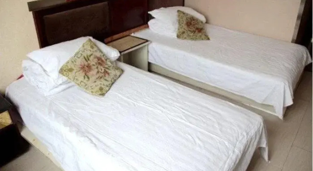 Huifeng Inn, Book Hotel Hotels in Dandong with Parking, Parking