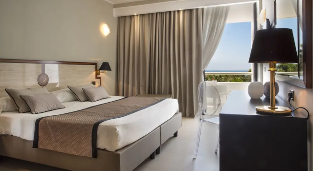 Двухместный номер Prestige с балконом и с видом на море Mec Paestum Hotel