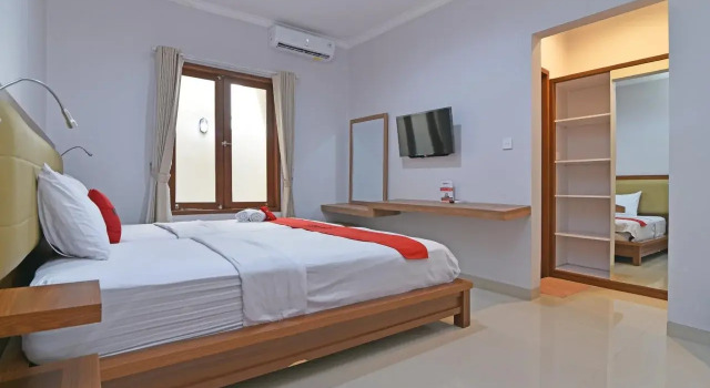 RedDoorz @ Kerobokan Kuta, Rezerwuj Hotel Hotele w Badung z parkingiem, Parking