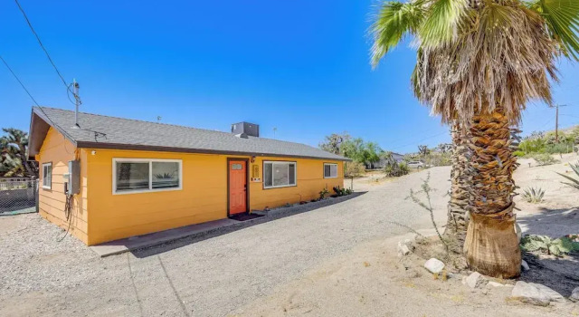 Yucca Valley Oasis w/ Hot Tub, Near Joshua Tree!