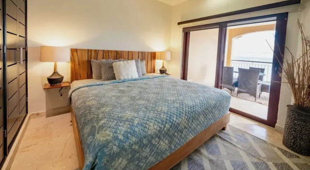 Beachfront 3 BR - At El Faro Surf 405, Забронировать Апартаменты/квартира Плая-дель-Кармен Кинтана-Роо, рядом с Пляжный клуб Mamitas