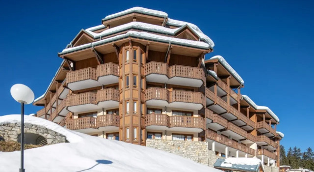 Vacancéole - Résidence La Duit, Prenota Hotel Hotel a Alvernia con parcheggio, Parcheggio