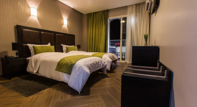 Двухместный номер Premium с балконом Hotel Swani