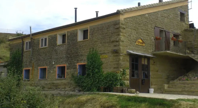 Refugio El Pajar, Book Hotel Castilsabas Spain