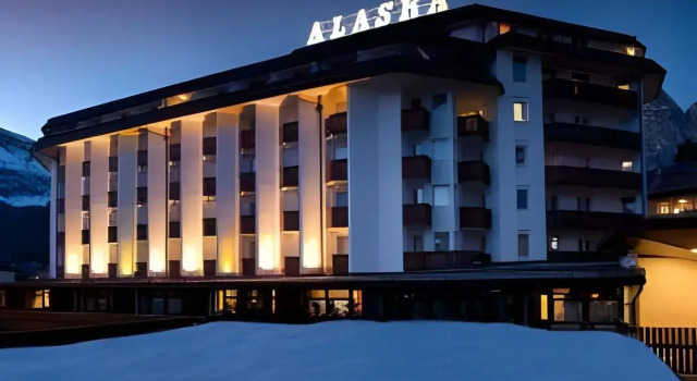 Hotel Alaska Cortina