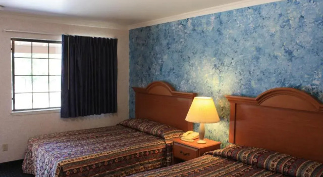 Четырёхместный номер Standard Mother Lode Motel
