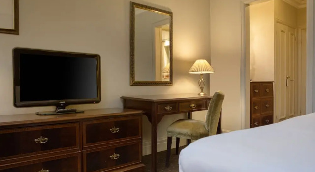 Двухместный люкс Deluxe Winchester Wessex Hotel by Sunday