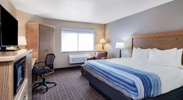 Номер Standard AmericInn by Wyndham Aberdeen Event Center