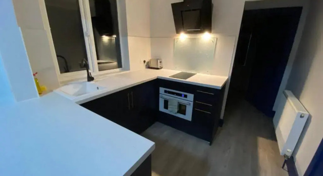 Harewood Lodge - Single and Double Rooms Self Serve Apartment, Varaa Huoneisto Asunnot kohteessa Merseyside, Huoneisto