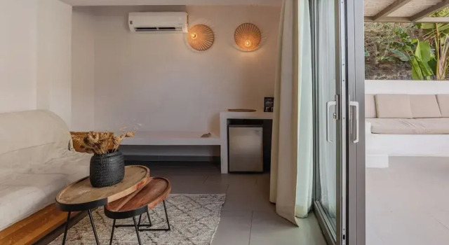 Amal Kythnos Suites