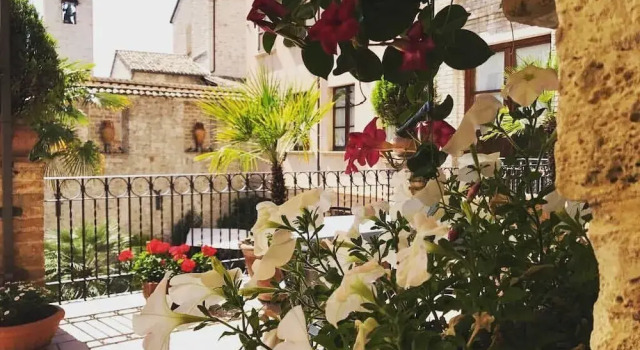 Bed & Business -100 Torri, Rezervovat Hotel Ascoli Piceno 