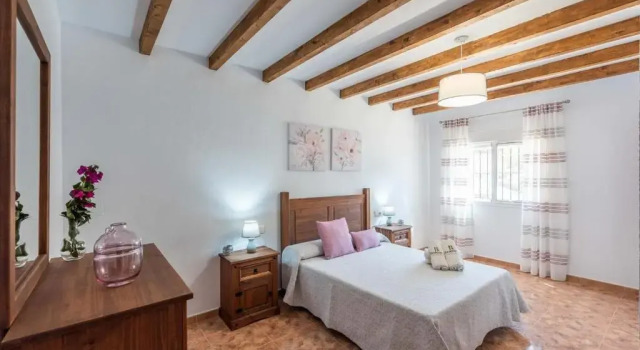 Casa La Sombra de la Parra Antequera - La Higuera by Ruralidays, Забронировать Отель Отели провинции Малаги с бассейном, Бассейн