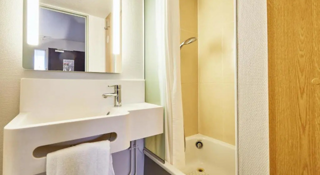 Двухместный номер B&B HOTEL CAEN Sud