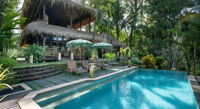 Вилла с 3 комнатами Kupu Kupu Private Villa