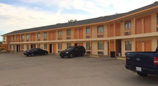 Regency Inn By OYO Rockdale TX