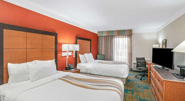 Четырёхместный номер Deluxe La Quinta by Wyndham Kingsport Tri Cities Airport