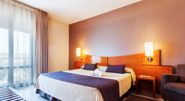 Полулюкс Hotel Granollers