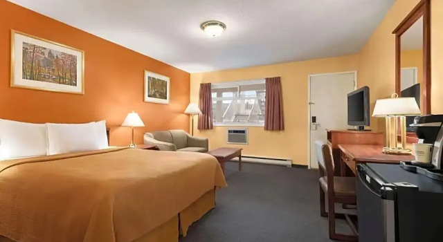 Двухместный люкс Travelodge by Wyndham Quesnel BC