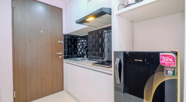 Апартаменты Best Deal And Comfortable Studio At Transpark Cibubur Apartment Near Mall