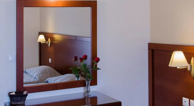 Трёхместный номер Standard с балконом Hotel El Greco