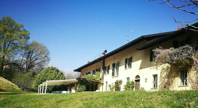 Antica Cascina del Medico, Book Hotel Hotels in Muzzano with Parking, Parking