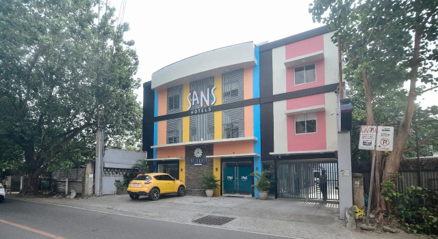 Sans Hotel at Rana Cebu - Vaccinated Staff