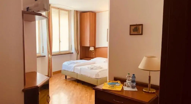 Двухместный номер Standard Hotel Saini with Air conditioning
