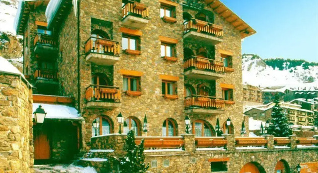 Del Clos, Забронировать Отель Отели Эль-Тартер 3 звезды, рядом с Горнолыжная область Эль-Тартер, 3*