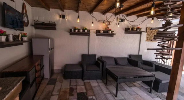 Karina 2, Varaa Hotelli Hotellit Mamaia-Sat pysäköinnillä, Pysäköinti