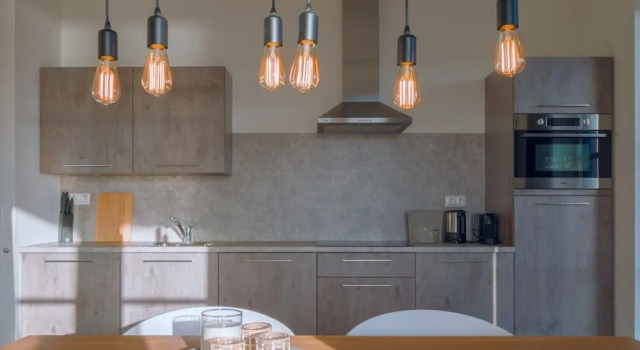 Апартаменты Modern Apartment 2 Bath Rooms, Close to Lake Veere