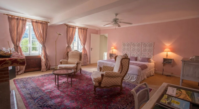 Трёхместный семейный номер Standard Hôtellerie du Château de Floure & Spa