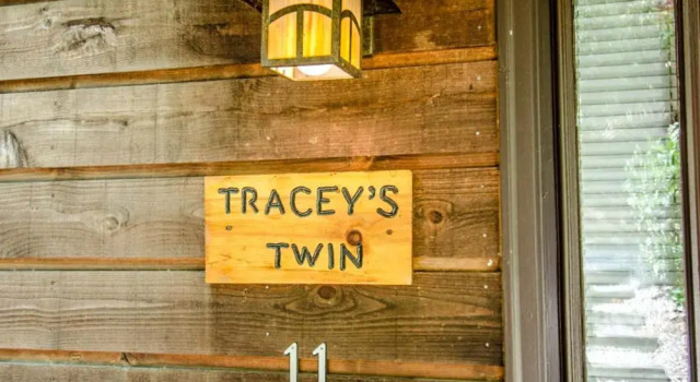 Коттедж с 2 комнатами Asheville Cabins of Willow Winds