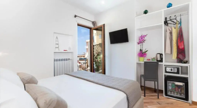 Viria B&B Sorrento, Забронировать Отель «постель и завтрак» Сорренто Побережье Сорренто