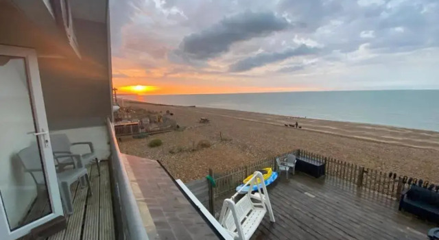 Коттедж Beachfront Escape Sleeps 8 Ideal Family Retreat