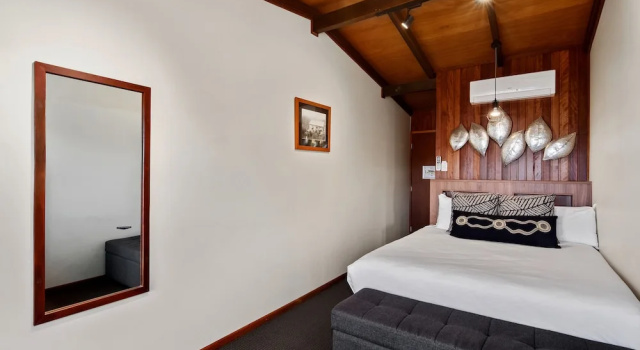 Двухместная студия Standard с балконом и с видом на горы OReillys Rainforest Retreat