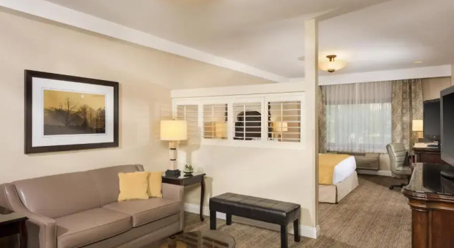 Люкс Ayres Suites Ontario at the Mills Mall - Rancho Cucamonga