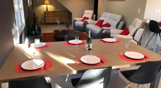 Коттедж с 4 комнатами Maison De L'Olivier