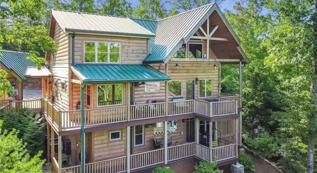 Bear Elegance - Three Bedroom Cabin, Забронировать Отель СПА-отели Гатлинберг, рядом с Светофор №2B, SPA-услуги