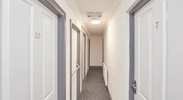 Host Stay Room 6 Clarendon