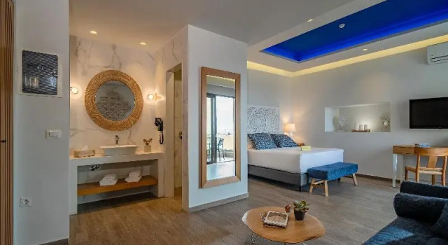 Полулюкс с балконом и с видом на море Axel Beach Crete
