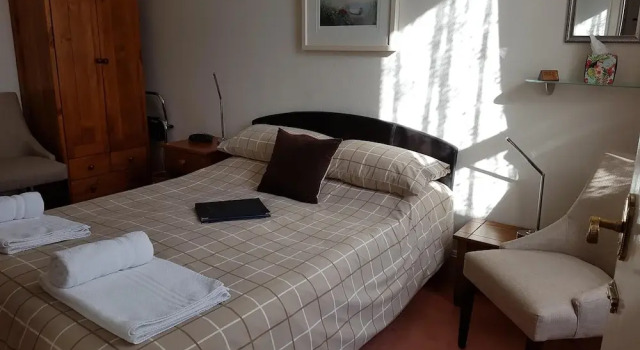 Burnside Guest House, Забронировать Гостевой дом Отели Илфракомб с парковкой, рядом с Статуя «Истина», Парковка