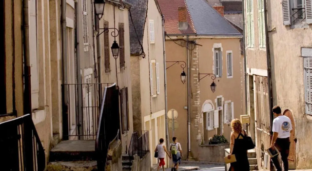 Maison avec jardin, proche centre-ville et sites touristiques - FR-1-591-59, Book Hotel Châteauroux 